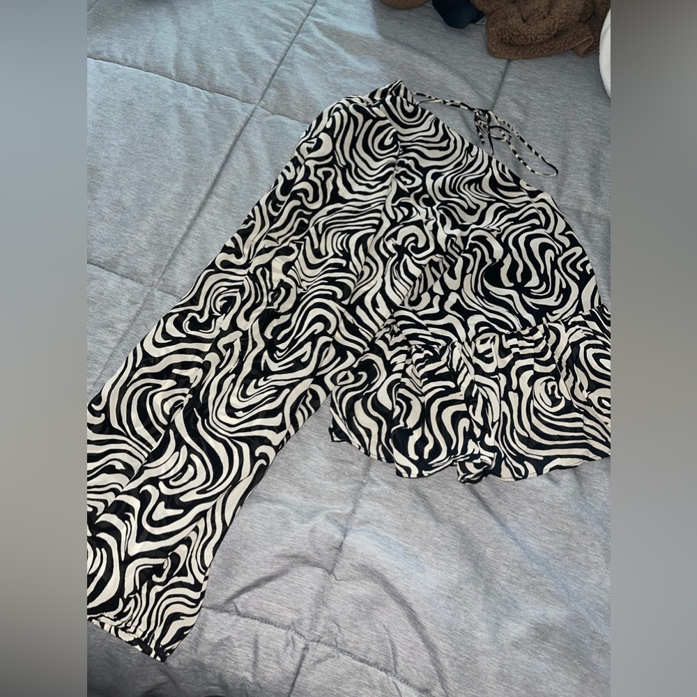 H&M shirt size: L